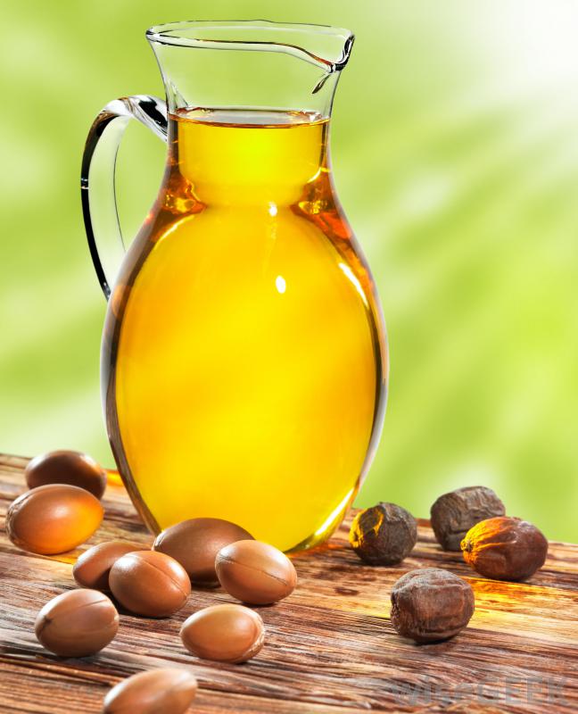 argan-oil-and-nuts